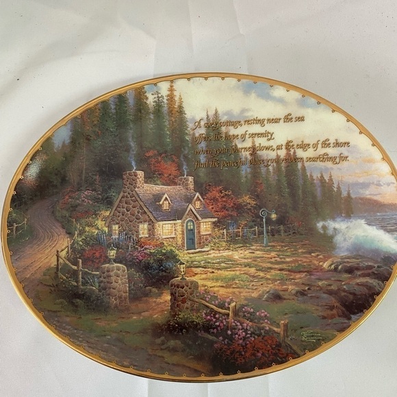 Thomas Kinkades Guiding Lights “Pine Cove Cottage” Plate (EN) - Picture 1 of 8